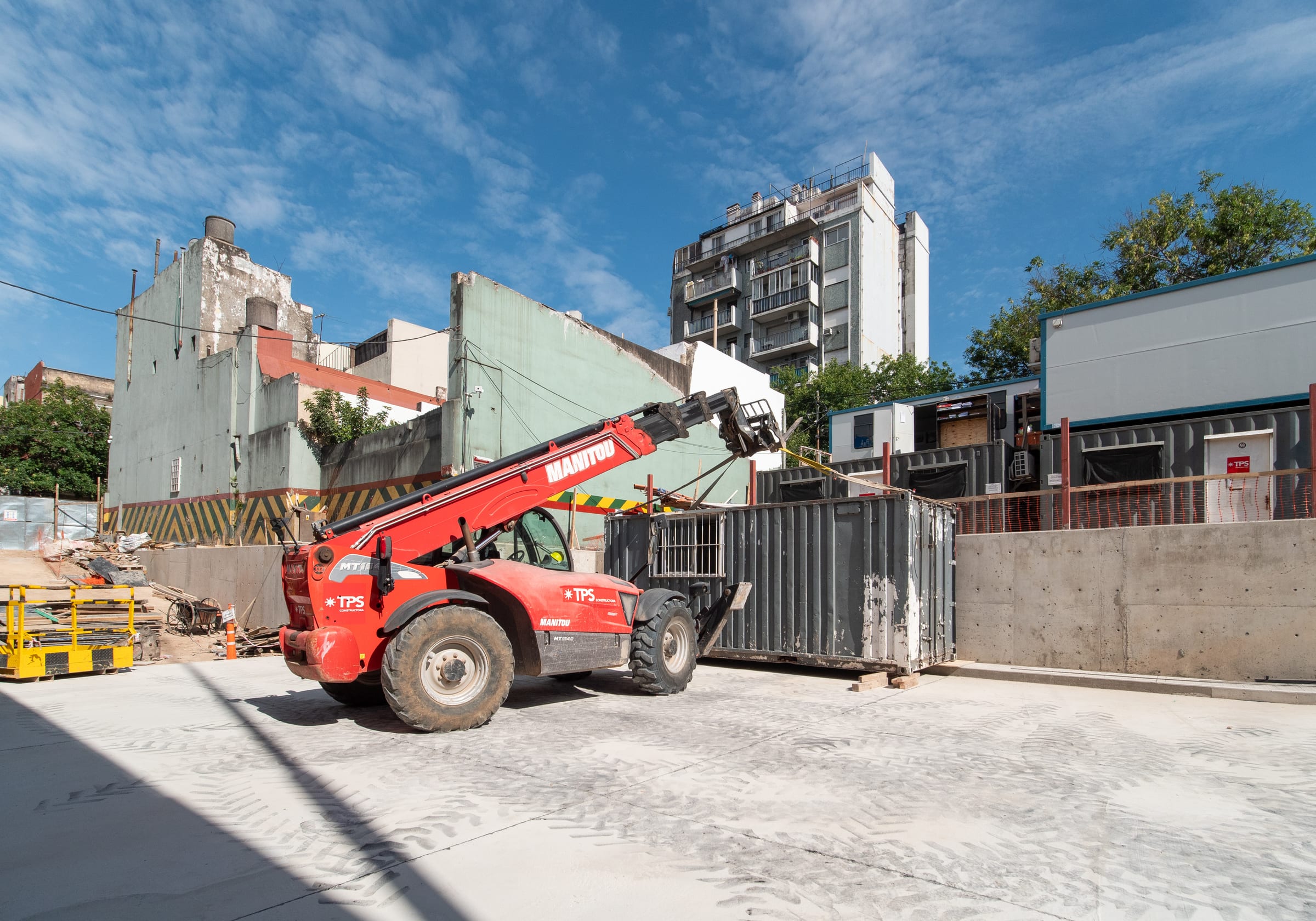 Maza 1300 — imagen 5