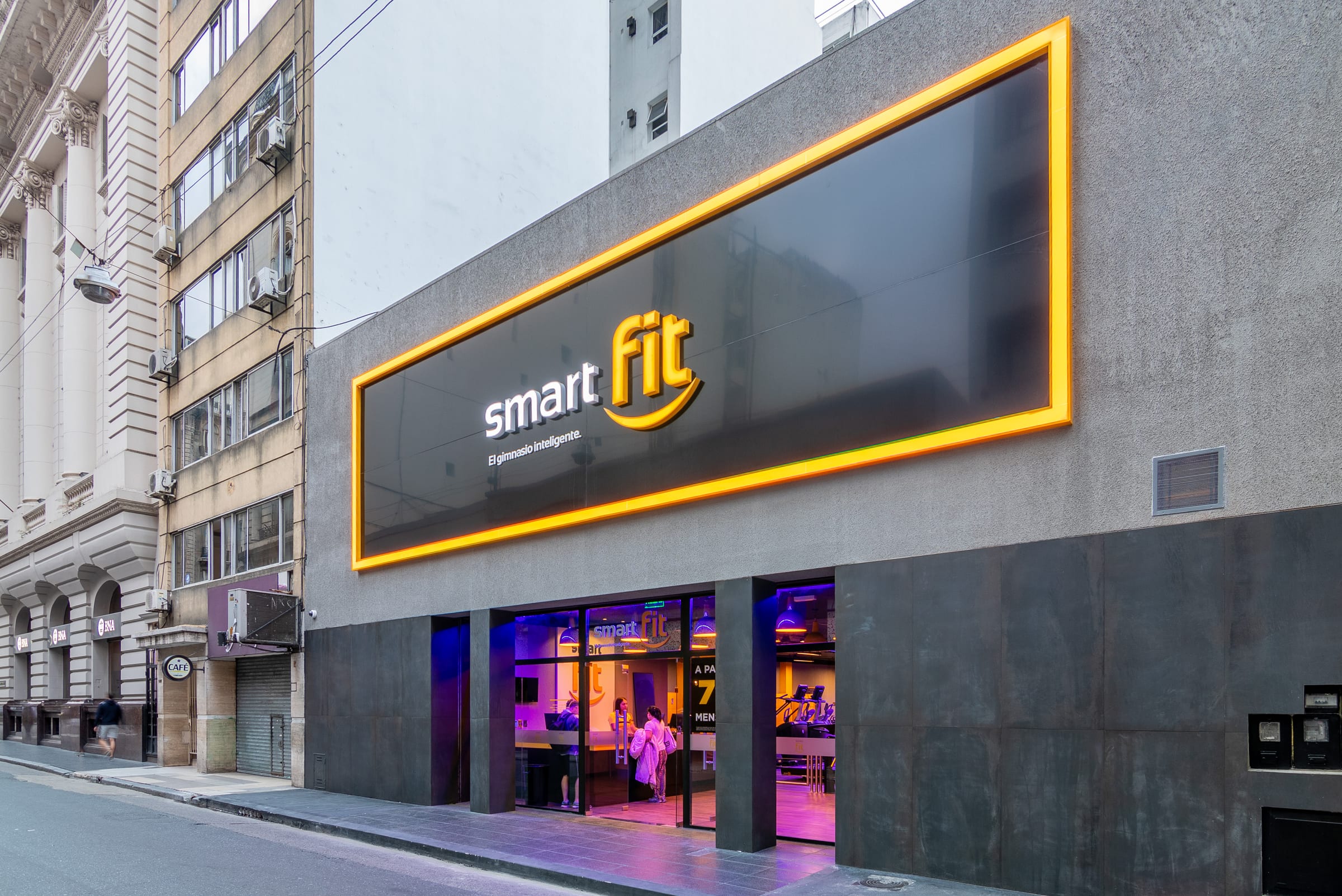 Smart Fit — espacios comerciales de Eccotec en Balvanera, Buenos Aires, registro audiovisual por Interval